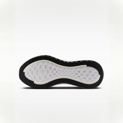 Vomero Plus Black White